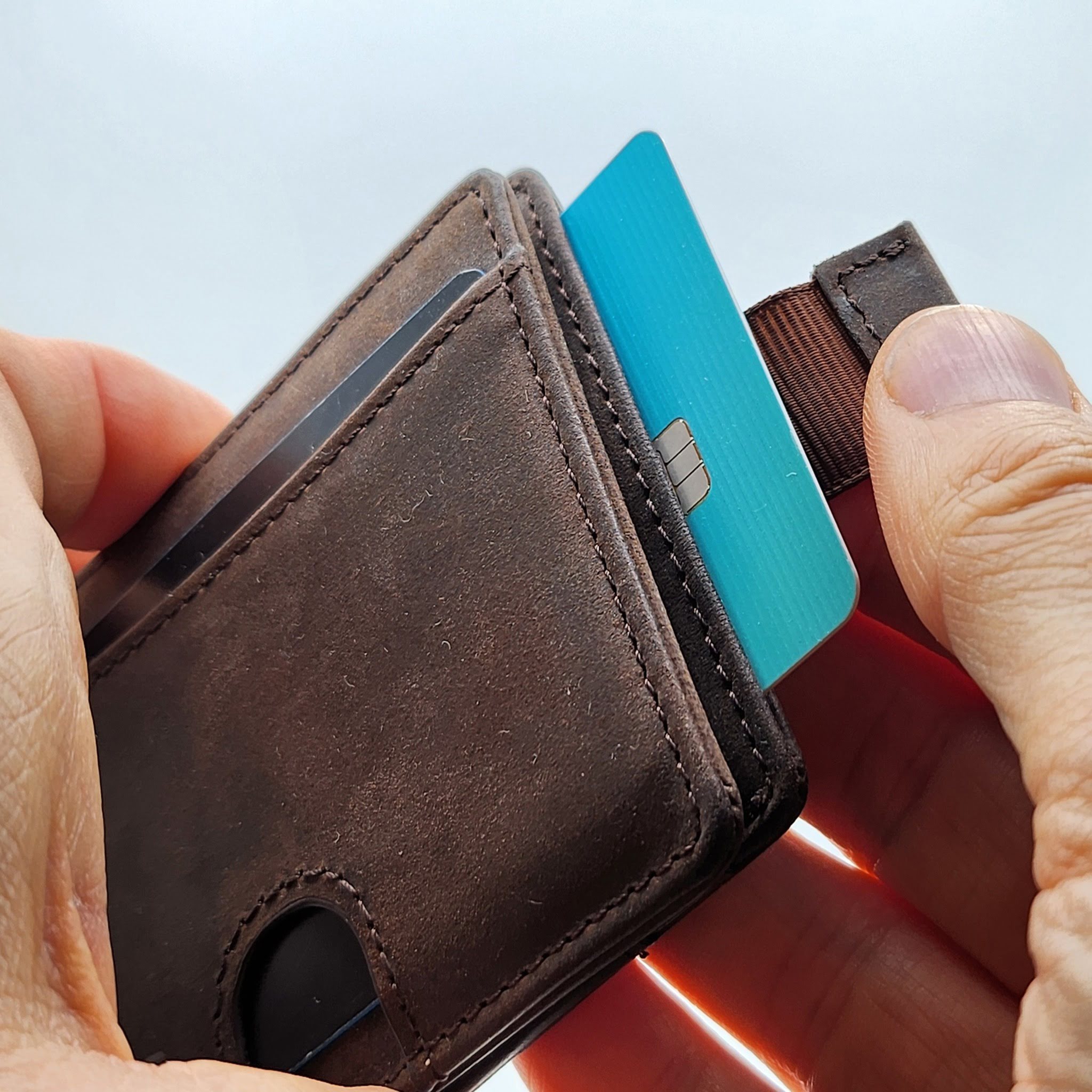 Money Clip Wallet maronenbraun Zugband-Funktion Detail